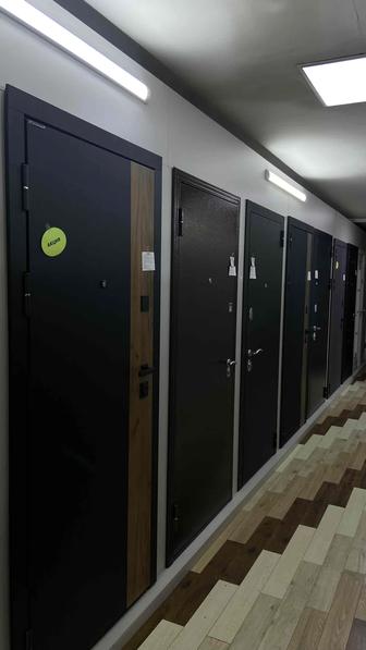 Распродажа дверей с витрины