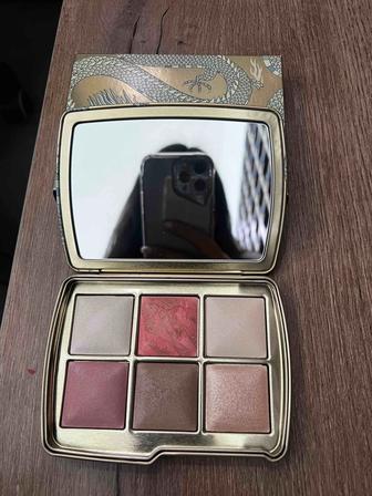 Hourglass dragon palette