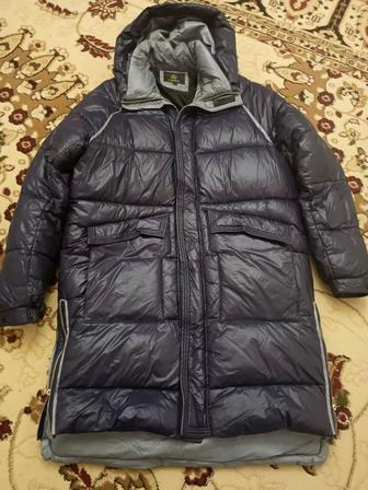 Ұзын қап-қалың көк куртка. Длинный синий толстая куртка, модный