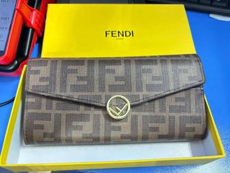 Fendi кошелек