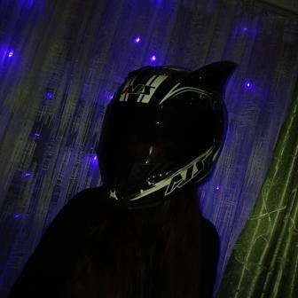 Продаю мотошлем