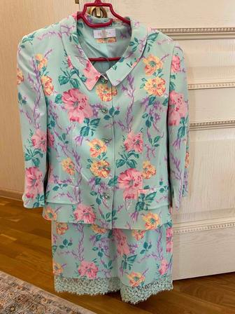 Костюм с юбкой Escada