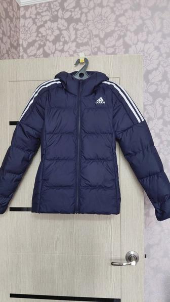 Продам куртку adidas