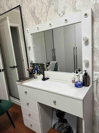 Туалетный столик