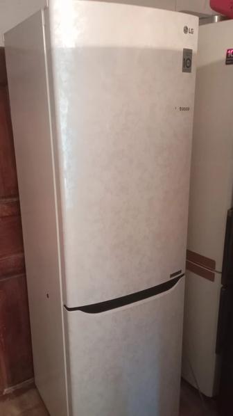 Продам холодильник LG в отличном состоянии. Доставка бесплатно