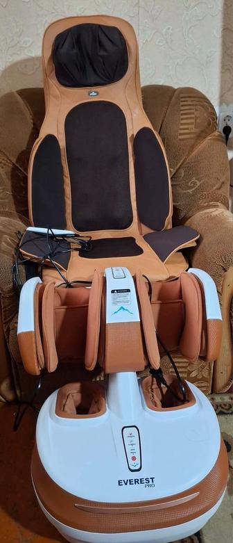 Массажер отличный без дефектов почти новый