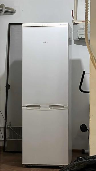 Холодилник VESTEL