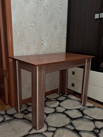 Стол кухонный продам