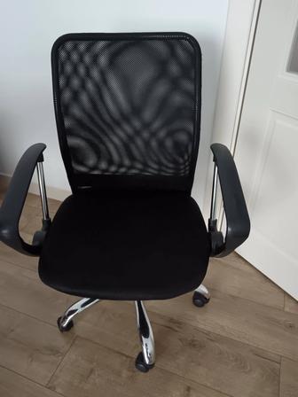 Кресло офисное. Отдам бесплатно