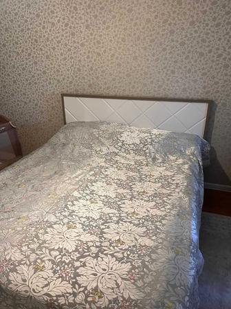 Продаю кровать с матрасом и топпером в комплекте