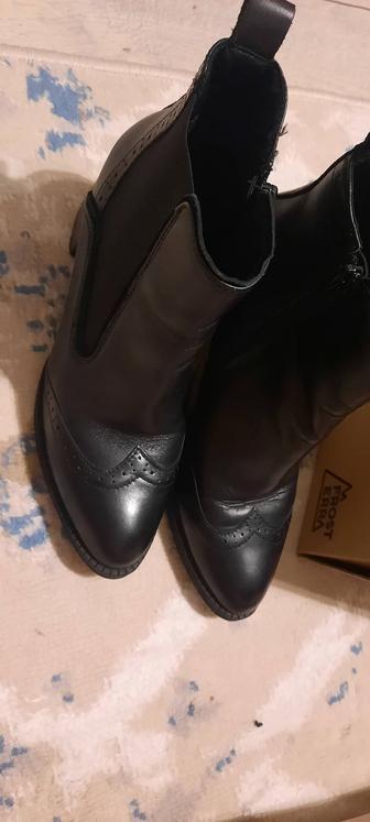 Продам или обменяю кожаные сапоги 36 размер