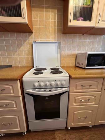 Продам электрическую плиту