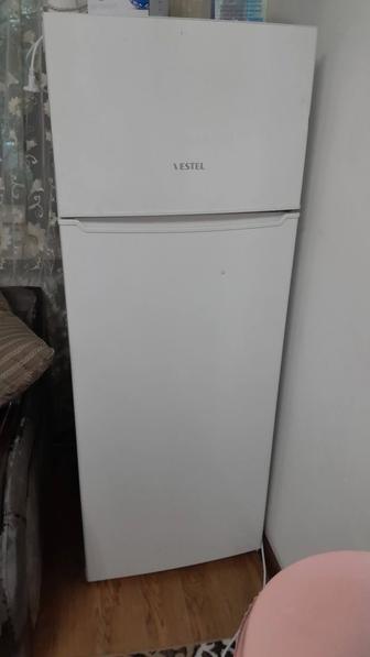 Продам холодильник срочно рабочим состояний