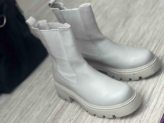 Белые Челси женские