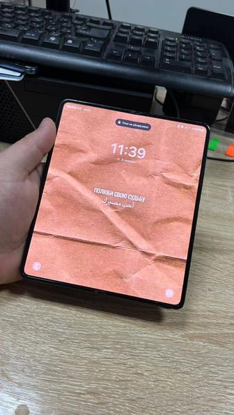 Продам Samsung z fold 5 256гб отличное состояние. Имеется вся комплектация.