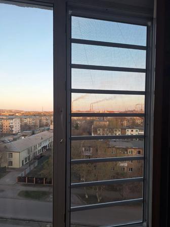 Внутренние и наружные москитные сетки