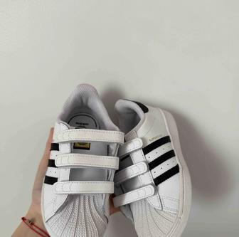 Продам кроссовки для девочек/мальчика оригинал adidas kids