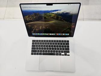 MacBook Air M2 15