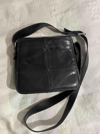 Кожаная сумка фирмы Aldo