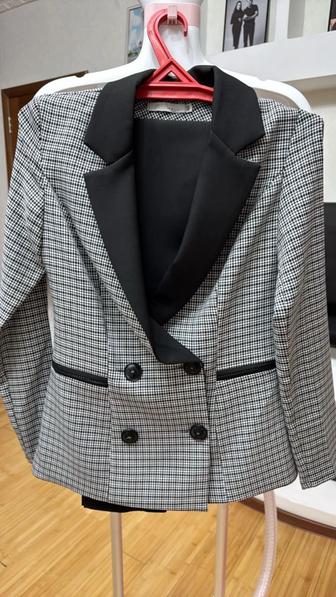 Брючный костюм