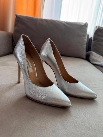 Туфли кожаные, были одеты один раз. Не подошел размер. Производитель Турция