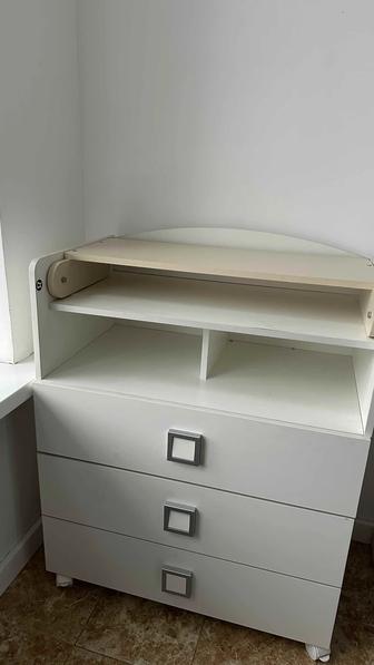 Продам пеленальный столик