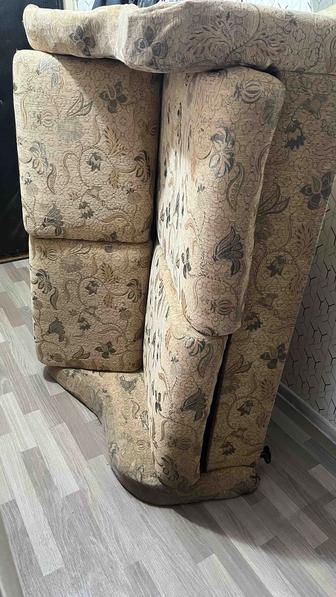 Отдам диван