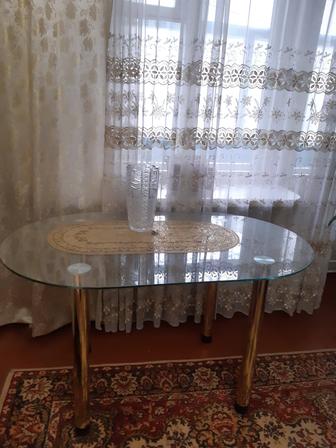 Стол стеклянный обеденный