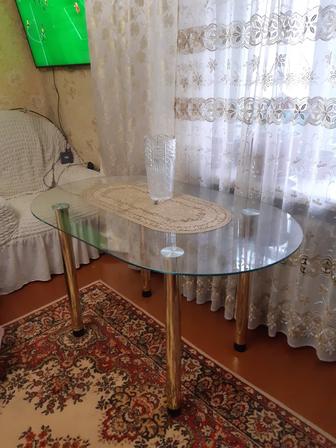Стол стеклянный обеденный