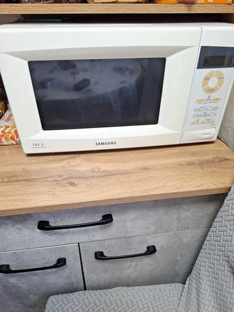 Продам микроволновую печь