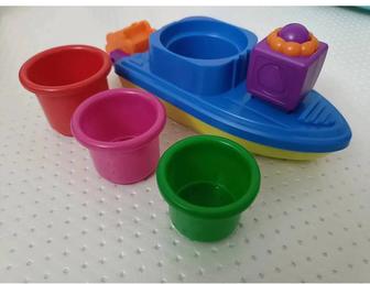 Продам кораблик детский