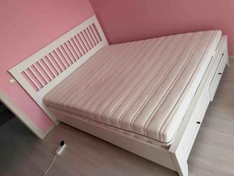 Продам кровать с матрасом (210х170)