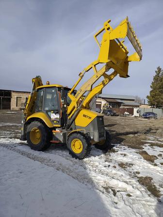 Экскаватор погрузчик , трактор , петушок