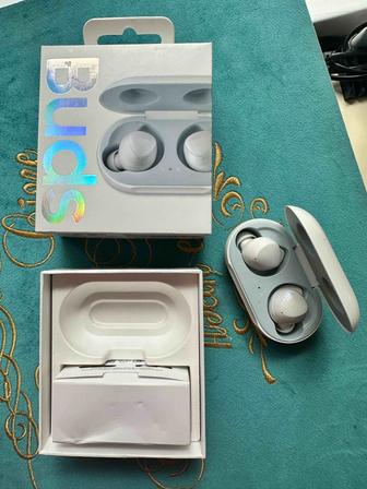 Продам наушники samsung buds