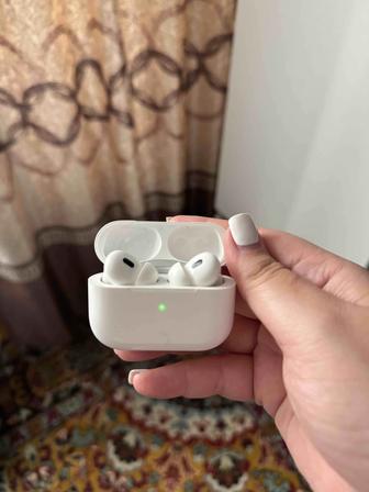 Продам оригинальные Apple AirPods Pro