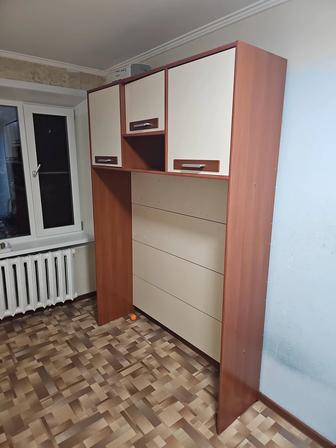 Мебель.Шкаф с полками глубина 43см высота 2.20см ширина 1.58см