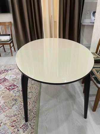 Стол обеденный