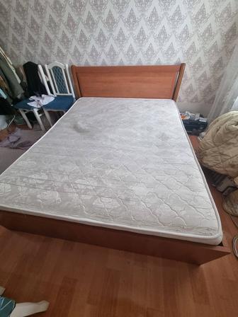 Продам спальный кровать 2х местный