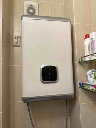 Титан Аристон