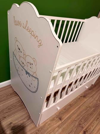 Продам детскую кроватку