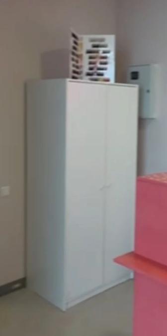 Шкаф белый шифоньер с полками