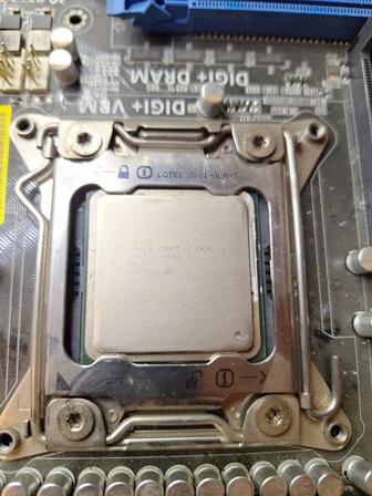 Процессор Intel Core i7-3820