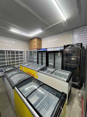 Вертикальные витринные морозильники