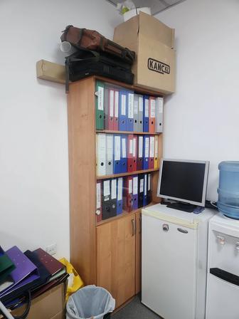 Шкаф для документов и папок стекло глухие дверцы