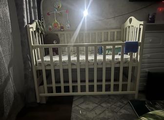 Продам детскую кроватку