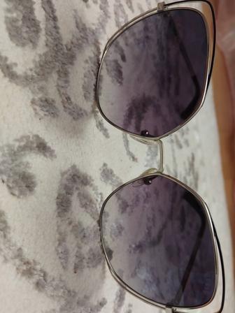 Очки солнцезащитные от GUESS