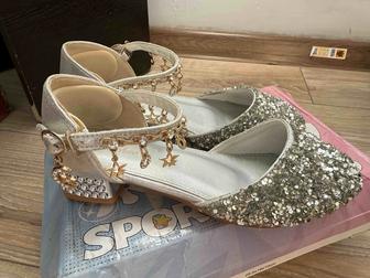 Продам туфли детские