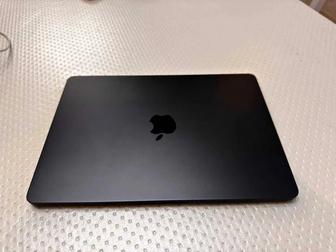 Macbook Air M2 2022 г. 13,6 8 ГБ/256 ГБ