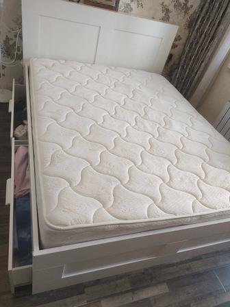 Продам двухспальную кровать IKEA (б/у)