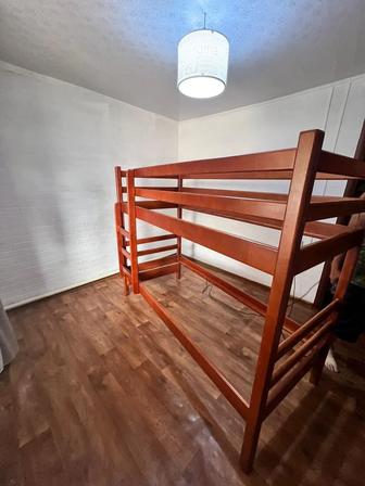 Продам двух яростную кровать